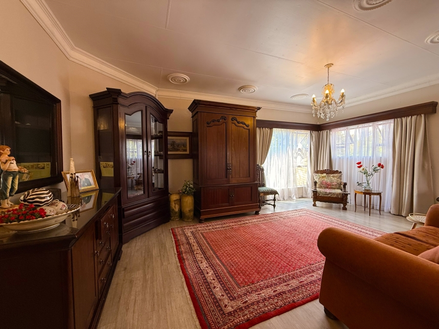 6 Bedroom Property for Sale in Van Der Hoff Park North West